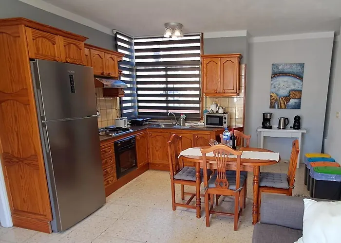 Apartment Any *